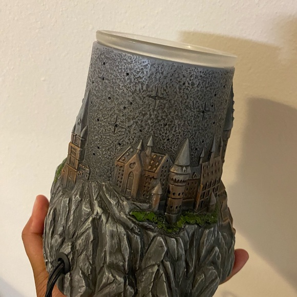 Hogwarts Harry Potter Castle Warmer - Picture 5 of 10